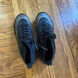 Nike Black and Gold Kids Sneakers